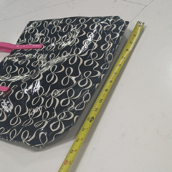 Kate Spade Black and White Tote Bag with Abstract Pattern - Picture 6 of 7